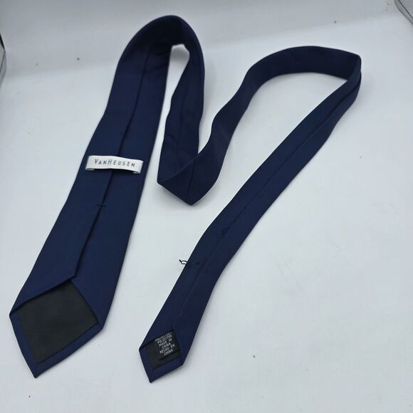 Mens Necktie Van Heusen 100% Silk Blue White Size 58 By 3 Inches suit Vintage - Picture 3 of 6